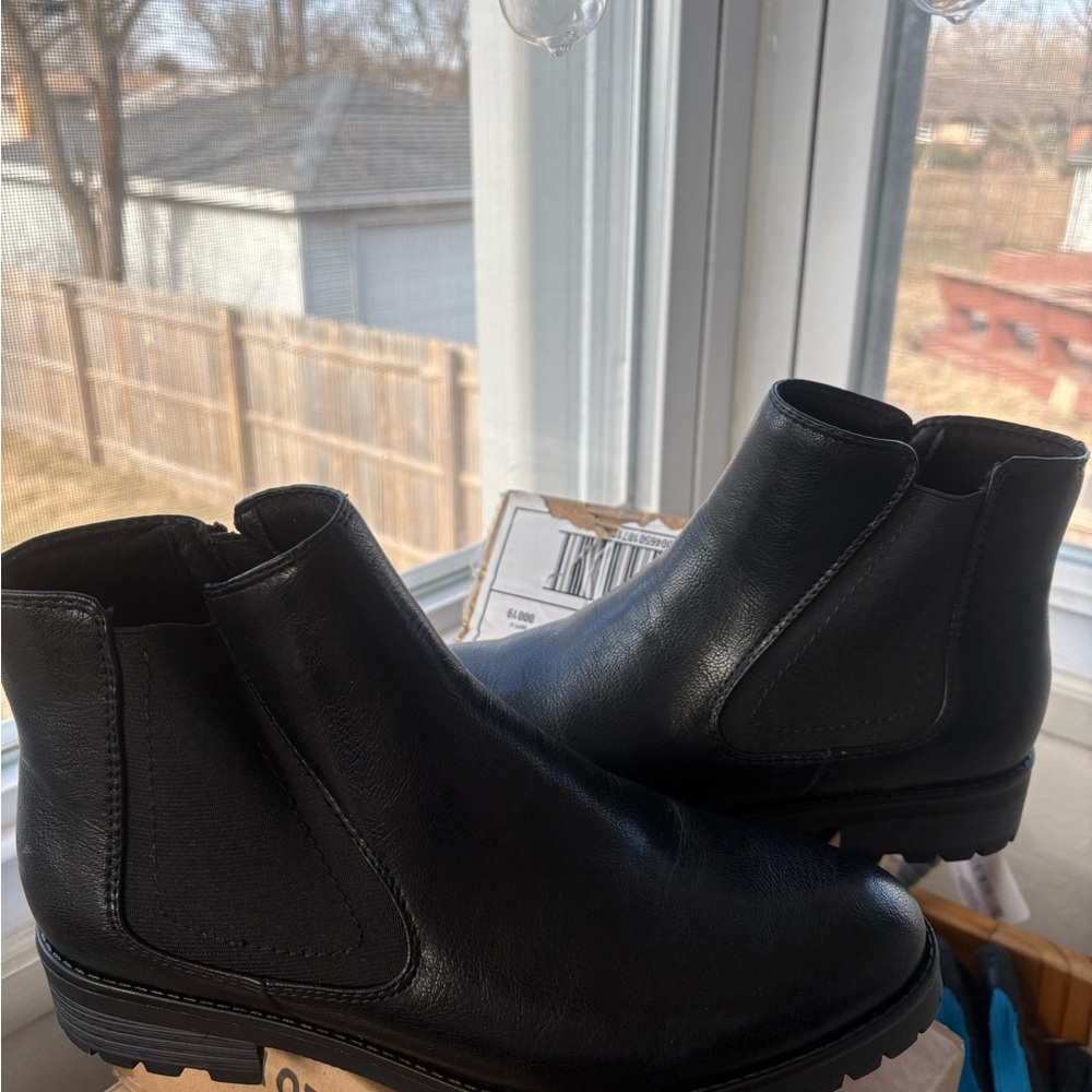BareTraps Black Chelsea Boots